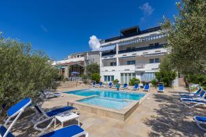 Bazén v ubytování Family Resort Santa Maria II Apartment 2 - Happy Rentals nebo v jeho okolí