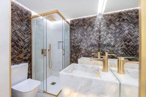 A bathroom at Vivendos - TR17 - Roca Chica