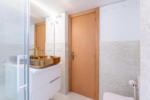 A bathroom at Vivendos - TR17 - Roca Chica Még 30 kép