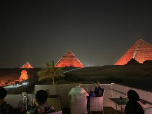 Foto dalla galleria di Golden Scarab Pyramids Hotel a Il Cairo