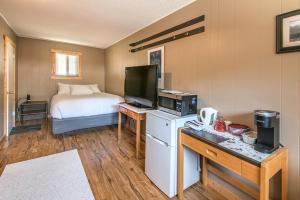 Kuchyň nebo kuchyňský kout v ubytování Lone Star Motel