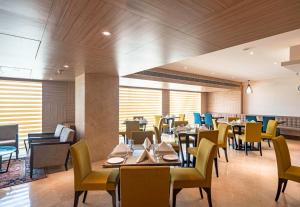 A seating area at Svelte Delhi, a member of Radisson Individuals