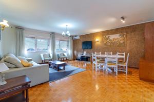 Istumisnurk majutusasutuses Amplo e Central Apartamento 3 Quartos