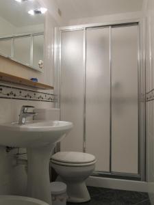Ένα μπάνιο στο Residence Castelli +46 φωτογραφίες