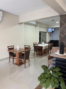 Μια τηλεόραση ή/και κέντρο ψυχαγωγίας στο Darling Hotel Ciudad del Este