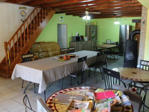 Posezení v ubytování Chambre d'hôtes cosy près de Luxembourg et Belgique - FR-1-584-328 + 12 fotografií