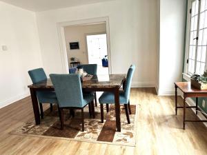 Nuotrauka iš apgyvendinimo įstaigos Downtown Retreat - 2BR Oasis mieste Kolambusas galerijos