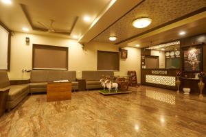 Posezení v ubytování Hotel Pride Inn Shirdi