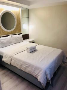 Postel nebo postele na pokoji v ubytování PARADISE HOTEL + 15 fotografií