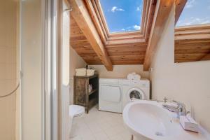 Ένα μπάνιο στο Sunny Penthouse - Happy Rentals +34 φωτογραφίες