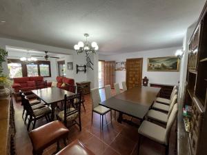 A seating area at Casa Rural La Moraleja