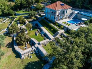 A piscina em ou perto de Villa Oasis Cypress - Three Bedroom Villa with Terrace and Swimming Pool