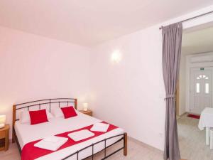 Fotografie z fotogalerie ubytování Apartments Matu ko Mljet - One Bedroom Apartment with Balcony and Sea View v destinaci Saplunara + 17 fotografií