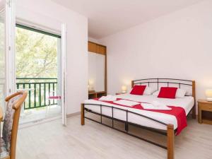 Fotografie z fotogalerie ubytování Apartments Matu ko Mljet - One Bedroom Apartment with Balcony and Sea View v destinaci Saplunara