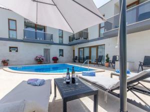 Πισίνα στο ή κοντά στο Villa LA-Two Bedroom Apartment with Terrace