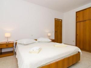 Fotografie z fotogalerie ubytování Apartments Villa Dinga -Borak - Comfort Two Bedroom Apartment with Balcony No 6 v destinaci Potomje