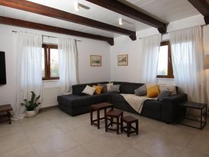 Posezení v ubytování Stone Villa Olea-Three Bedroom Villa with Pool