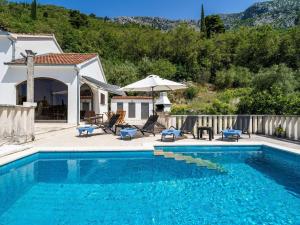 Πισίνα στο ή κοντά στο Villa Niko - Three bedroom villa with swimming pool