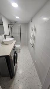 Un baño de Sololaki Apartment N8
