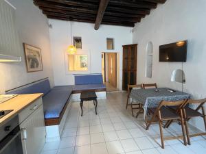 Kuchyň nebo kuchyňský kout v ubytování Neoclassical apartment, Central Chora Andros