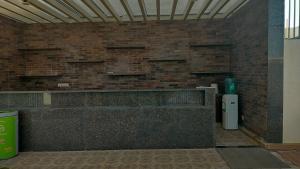 Kuchyň nebo kuchyňský kout v ubytování Good Stay 2 BHK With Pool View Apartment 6km from Airport, -805