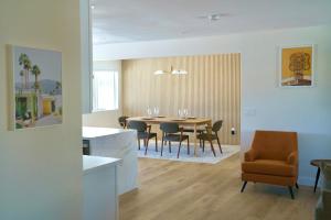 Χώρος καθιστικού στο PalmDeLuxe - Villa with private Pool, Golf and Mountain views