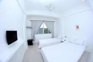Gallery image of Coron Bluewave Hotel in Coron