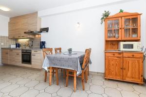 Küche/Küchenzeile in der Unterkunft Ferienwohnungen Haus Taddigshus