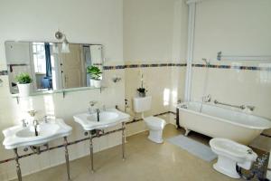 Koupelna v ubytování Villa unique, piscine et grand parc, Vorbourg 15