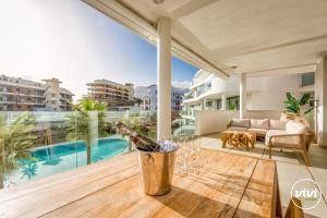 Swimmingpoolen hos eller tæt på ViVi Homes - Terra Higueron Luxury, Terrace & Pool