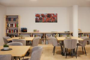 A seating area at Untermairhof Appartment Residence