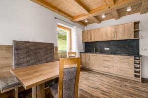 Kuchyňa alebo kuchynka v ubytovaní Hotel Pfeiferhof