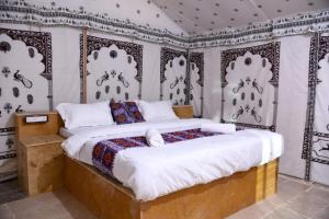 Aroma Desert Safari Camp客房内的一张或多张床位