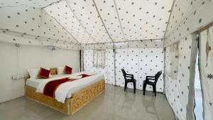 Aroma Desert Safari Camp客房内的一张或多张床位