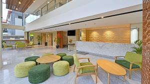 Posezení v ubytování Whiz Prime Hotel Khatib Sulaiman Padang