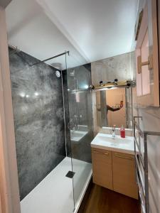 Kúpeľňa v ubytovaní Appartement Cap Esterel 4/5 personnes