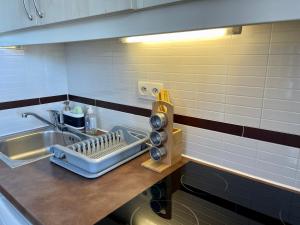 Kuchyňa alebo kuchynka v ubytovaní Appartement Cap Esterel 4/5 personnes