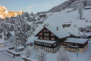 Engelberg Youth Hostel v zimě