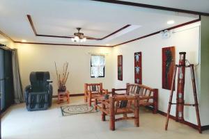 Avila's Hostel Moalboal near Beach 휴식 공간