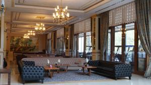 A seating area at Cam Thermal Resort Hotel & Spa
