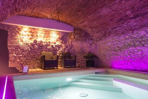 Bazén v ubytovaní Locanda al Vescovo & SPA alebo v jeho blízkosti