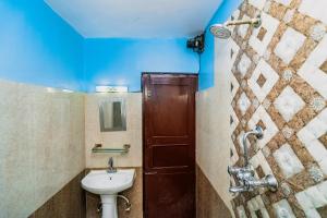 Ένα μπάνιο στο Karma Travellers Home