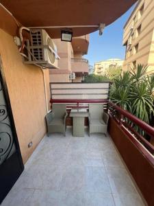 Balkoni atau teres di New 2BR Apt with Garden for Rent in Prime Location in Rehab City شقة بحديقة للايجار بالرحاب مجموعة 77