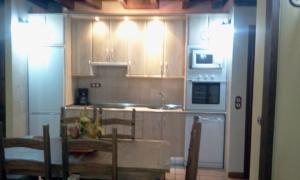 A kitchen or kitchenette at El Rincon Del Villar