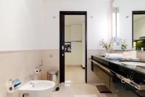 Gambar di galeri bagi Alluring Studio, Address Marina. di Dubai