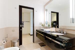 Gambar di galeri bagi Alluring Studio, Address Marina. di Dubai
