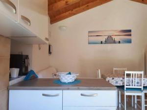 Η κουζίνα ή μικρή κουζίνα στο Zora Holiday home - Two Bedroom Holiday Home with Terrace