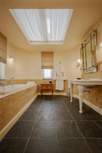 Ein Badezimmer in der Unterkunft Villa Reynaert