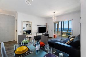 Televisyen dan/atau pusat hiburan di Jardines del Mar Ocean View