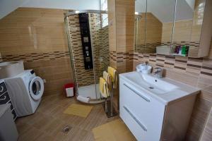 Łazienka w obiekcie Apartment in Banjol - Insel Rab 26609